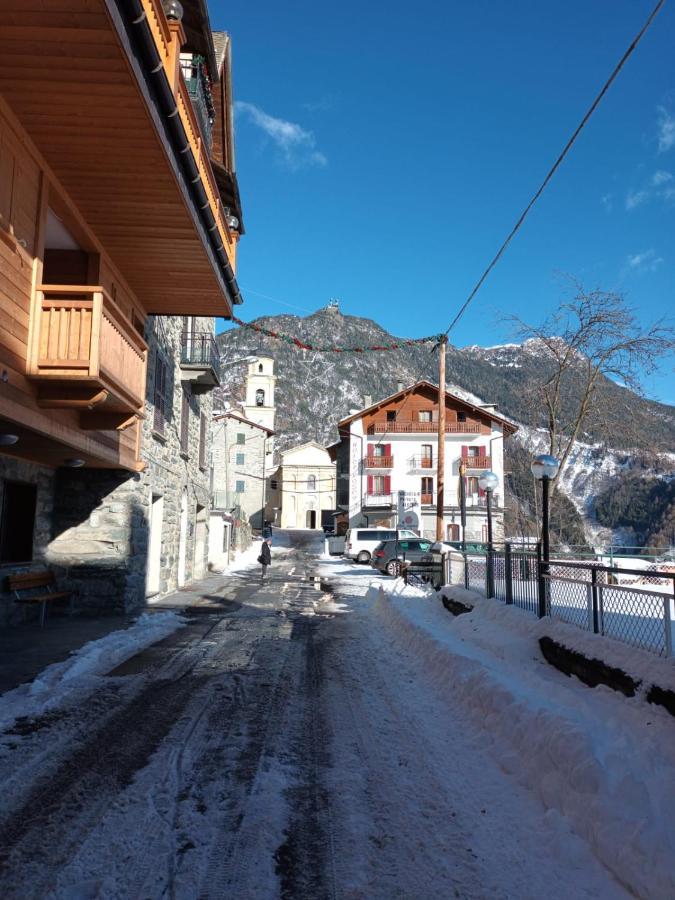 Grazioso Trilocale Con Ampia Terrazza Appartement Chiesa in Valmalenco Buitenkant foto