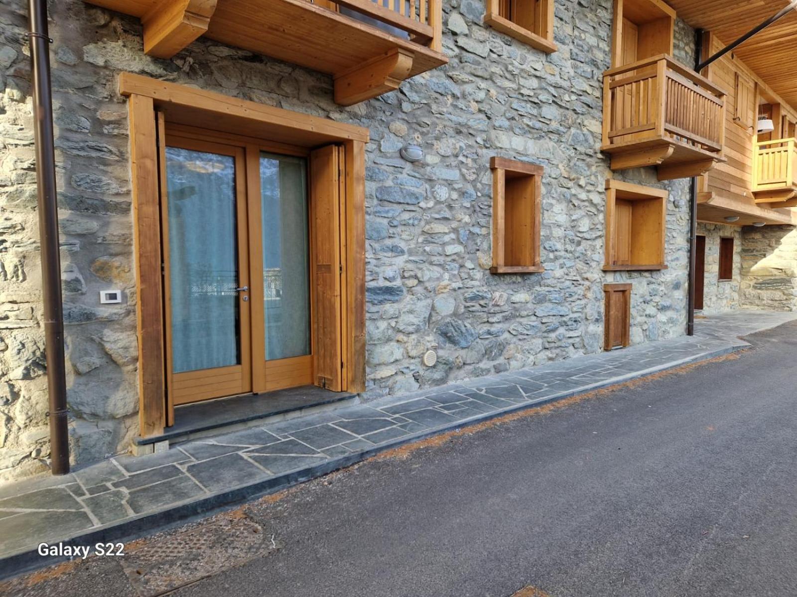 Grazioso Trilocale Con Ampia Terrazza Appartement Chiesa in Valmalenco Buitenkant foto